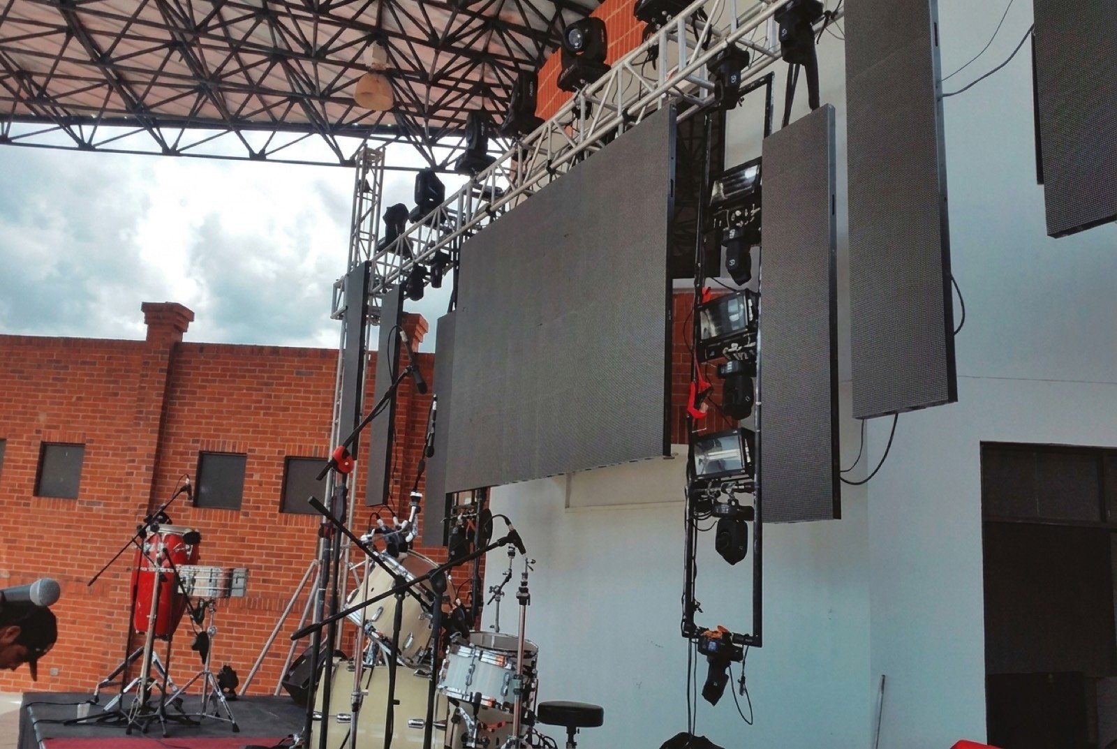 Pantallas y Sonido — Dicafer